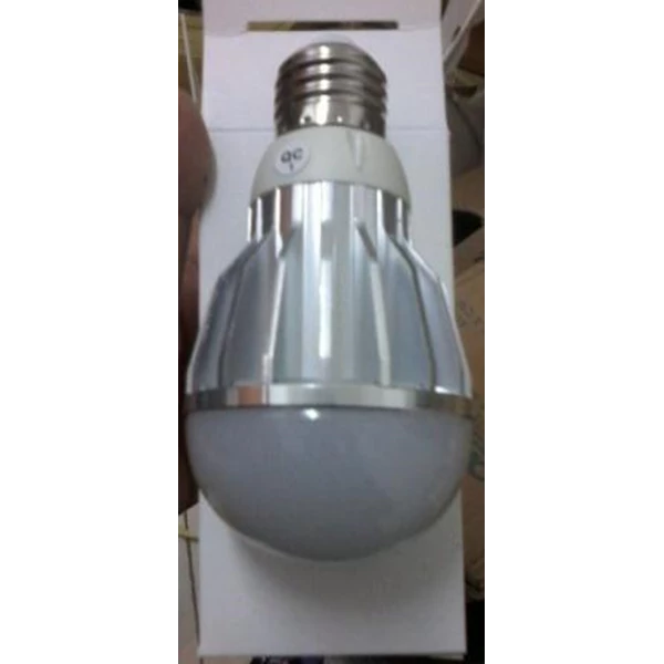 Sunwatt DC 7 watt LED light bulb