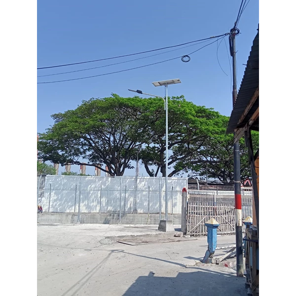 Lampu Jalan PJU Tenaga Surya Two in one ICOM IC YIN 80watt