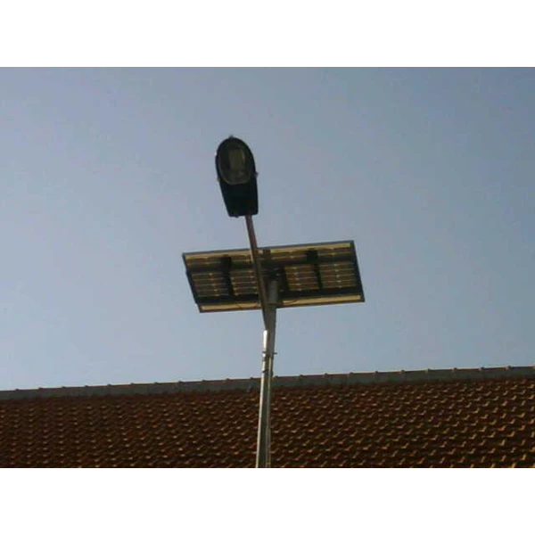 Distributor Lampu Jalan PJU / Lampu Jalan Tenaga Surya 30 Watt 