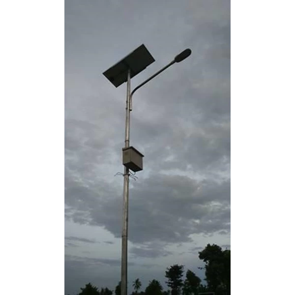 Lampu Jalan PJU / Lampu Jalan Tenaga Surya 70 Watt 