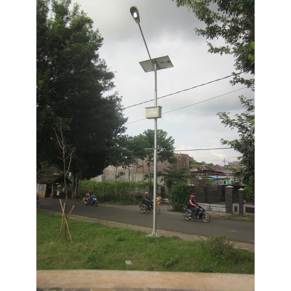 Distributor Lampu Jalan PJU / Lampu Jalan Tenaga Surya 90 watt 