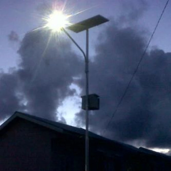 Paket Lampu Jalan/PJU Tenaga Surya 30 watt Single Arm