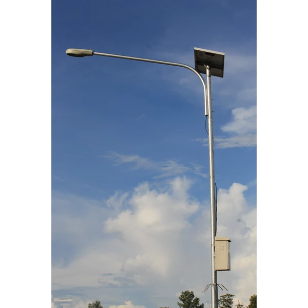 Lampu Jalan Tenaga Surya lengkap dengan Tiang Galvanish 