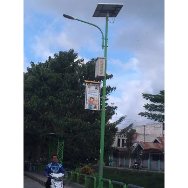 Solar Street Lamp 7 meters Octa Single Arm